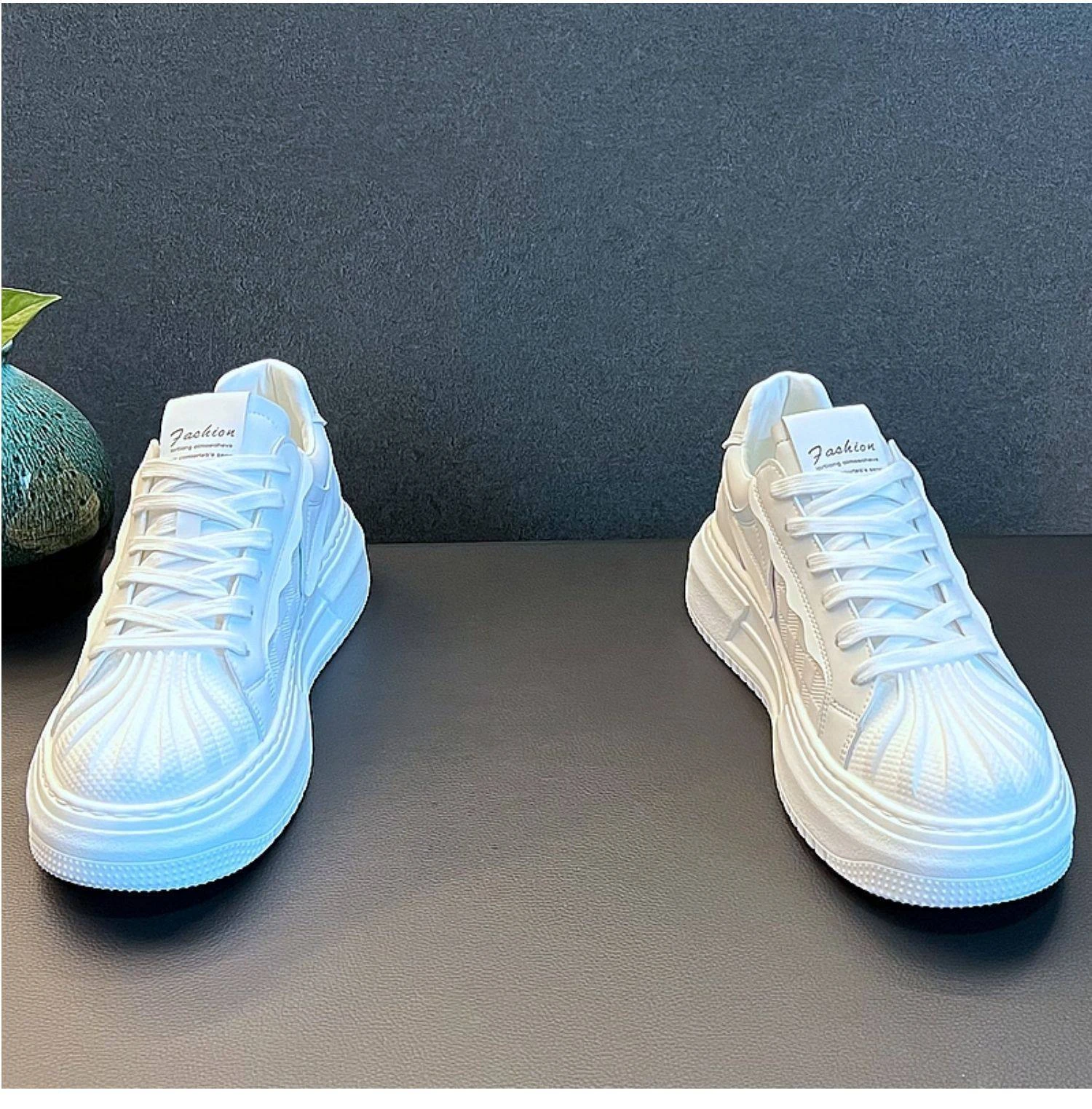 Chaussures de marche blanches à bout rond pour hommes, confortables, en cuir microfibre, à lacets, tendance, polyvalentes, décontractées,